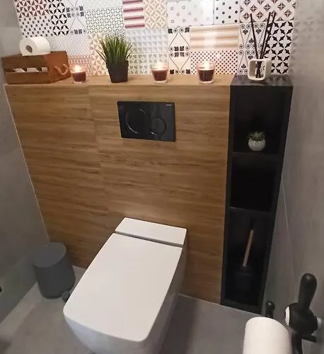 Comfy, Familly Friendly Apartment. Balcony. Garage. 아파트