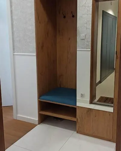 Comfy, Familly Friendly Apartment. Balcony. Garage. 바르샤바