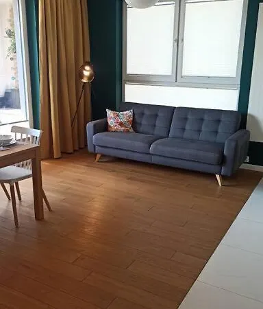 Comfy, Familly Friendly Apartment. Balcony. Garage. *