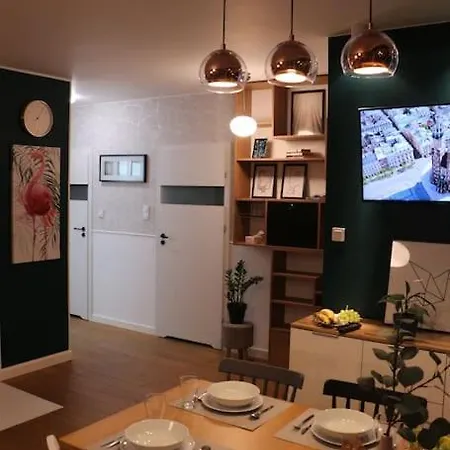 Apartamento Comfy, Familly Friendly Apartment. Balcony. Garage. Varsóvia