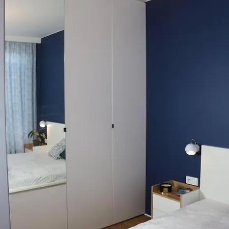 Comfy, Familly Friendly Apartment. Balcony. Garage. Varsovie