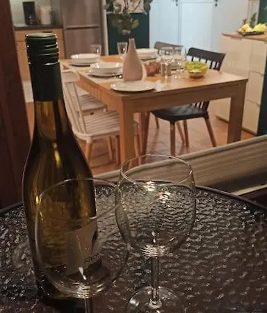 Appartement Comfy, Familly Friendly Apartment. Balcony. Garage.