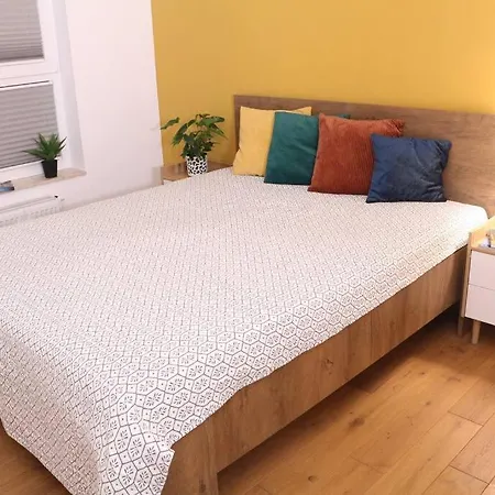 Comfy, Familly Friendly Apartment. Balcony. Garage. Appartement