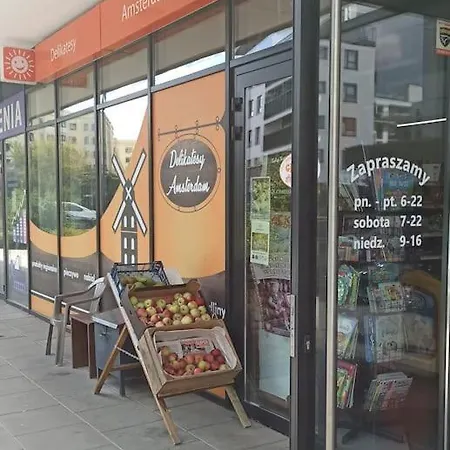 Comfy, Familly Friendly Apartment. Balcony. Garage.