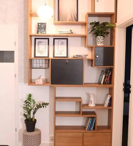 Comfy, Familly Friendly Apartment. Balcony. Garage.