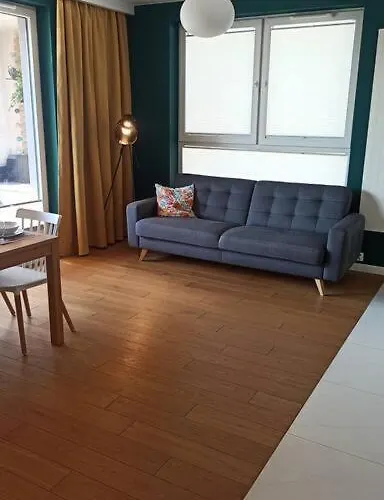 Comfy, Familly Friendly Apartment. Balcony. Garage. *