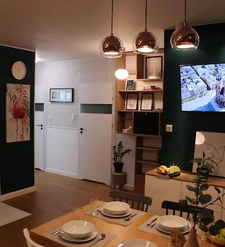 شقة Comfy, Familly Friendly Apartment. Balcony. Garage. وارسو