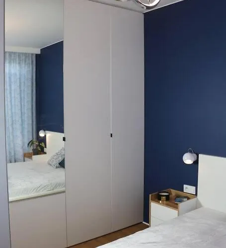 Comfy, Familly Friendly Apartment. Balcony. Garage. Warsaw