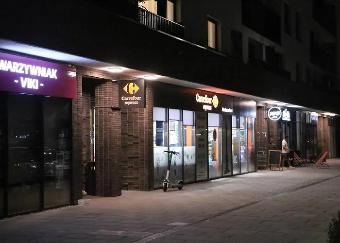 Comfy, Familly Friendly Apartment. Balcony. Garage. *