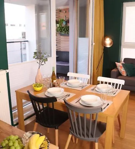 Appartement Comfy, Familly Friendly Apartment. Balcony. Garage. Warschau