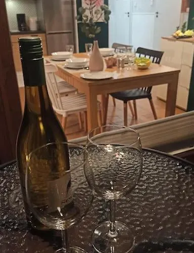 Appartement Comfy, Familly Friendly Apartment. Balcony. Garage.