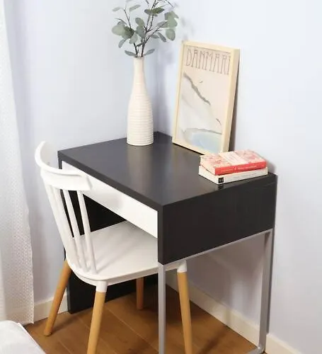 Comfy, Familly Friendly Apartment. Balcony. Garage. Warschau