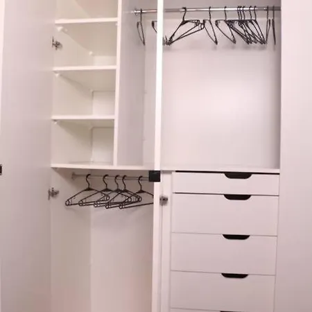 Appartamento Comfy, Familly Friendly Apartment. Balcony. Garage. Varsavia