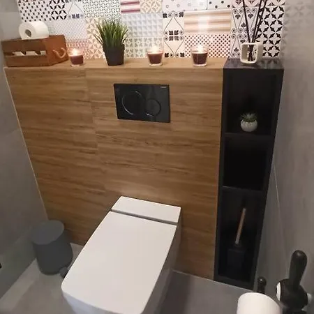 Comfy, Familly Friendly Apartment. Balcony. Garage. Apartament