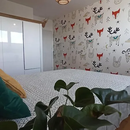 Comfy, Familly Friendly Apartment. Balcony. Garage. * Warszawa